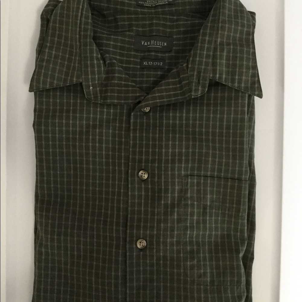 💙 3/$30 Van Heusen XL Green Long Sleeve
